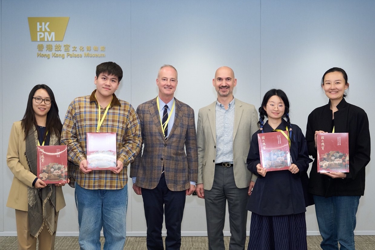 UTM PhD Student joined Chinese Object Study Training Programme at the Hong Kong Palace Museum